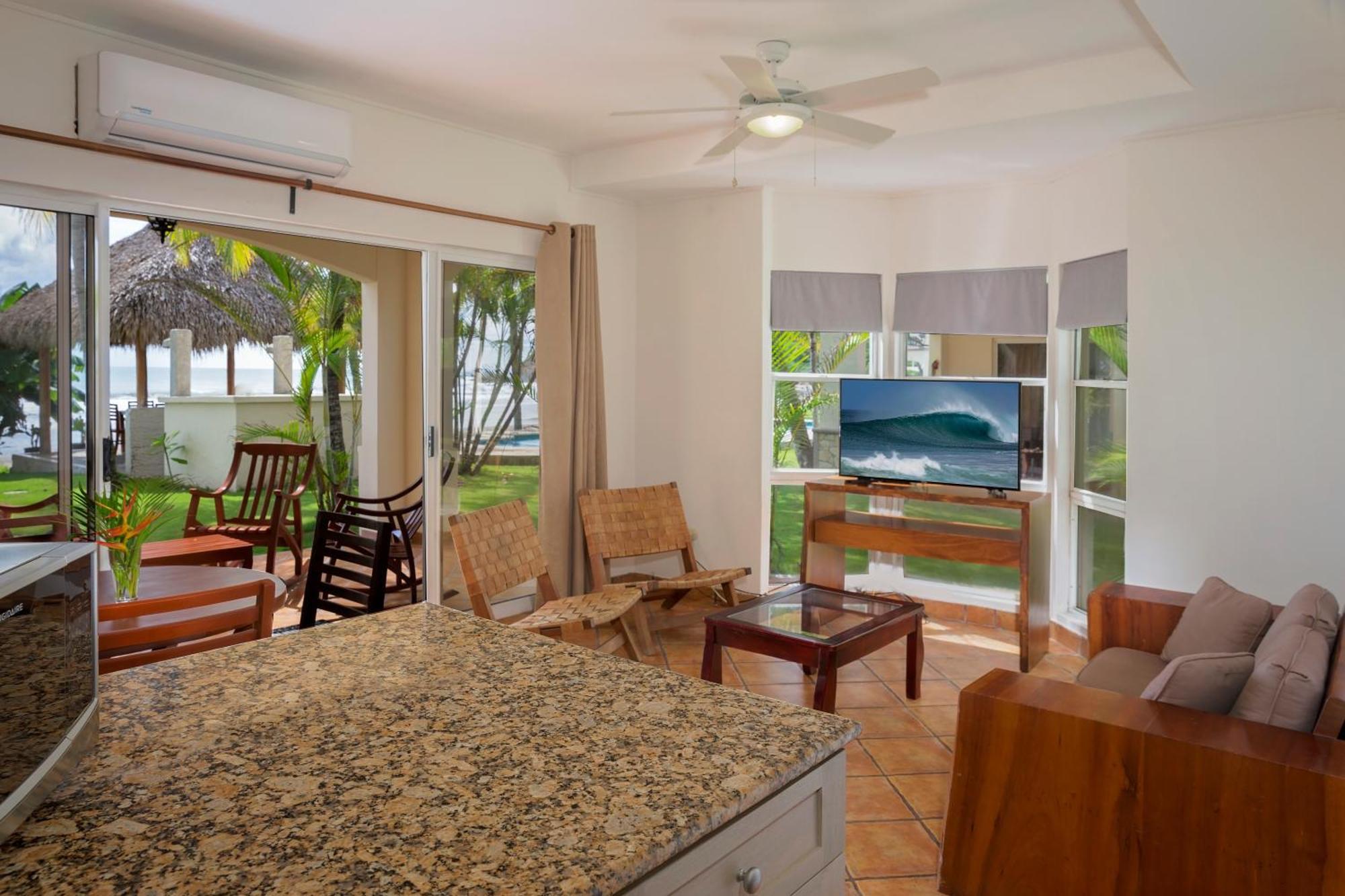 Villas Iguana A-13 Beachfront Condo Exteriör bild