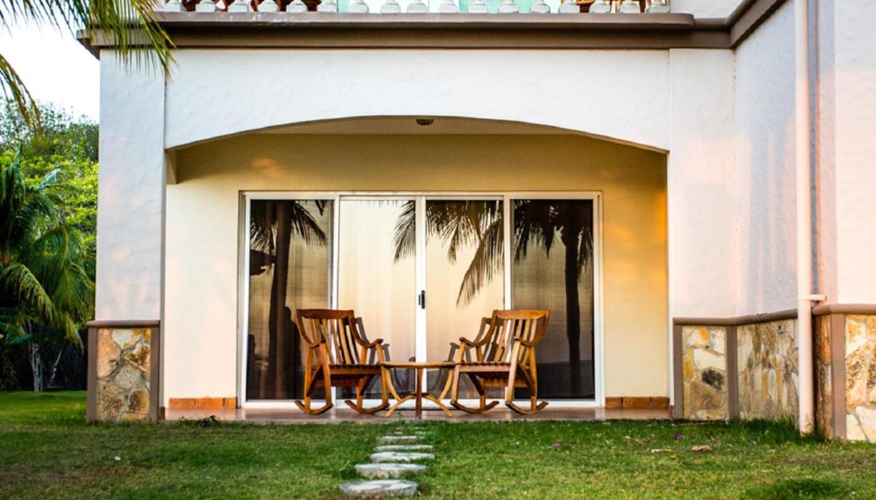 Villas Iguana A-13 Beachfront Condo Exteriör bild